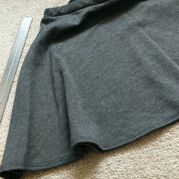 Comfy gray flare skirt - Picture 2 of 6
